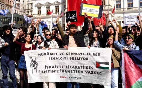 /haber/demir-karabacak-anti-emperyalist-ve-anti-kapitalist-herkes-bu-hareketin-oznesidir-294042
