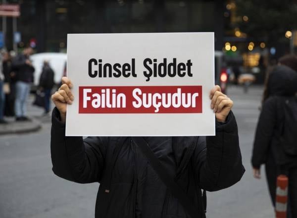 /haber/taksim-egitim-ve-arastirma-hastanesinde-kadin-isciye-sistematik-cinsel-saldiri-296240