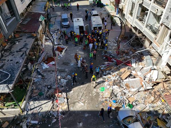 Sanayi tüpü patladı 5 kişi öldü