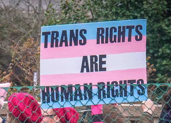 Trans woman in İzmir forced to relocate after persistent harassment from neighbors