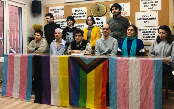 /haber/akp-iktidari-lgbti-lara-yonelik-saldirilarini-hiz-kesmeden-surduruyor-304882