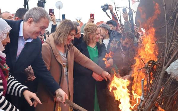 "Biz Newroz’u yakan değil, halkları birleştiren bir ateş olarak görüyoruz”