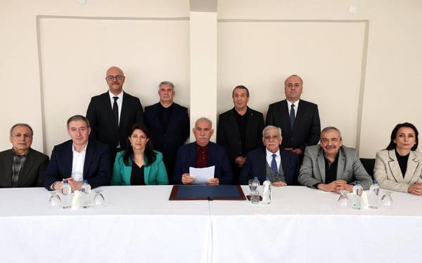 İmralı heyetinin Öcalan ile görüşmesi bitti