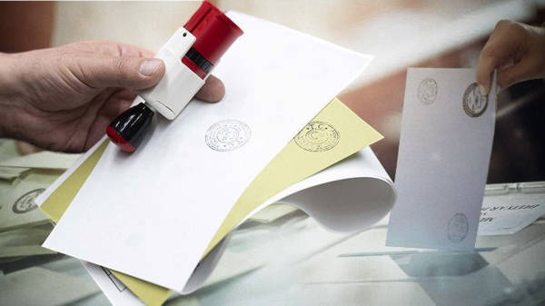 AKP ankette ilk sıraya yükseldi