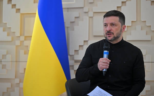 Zelenskiy: Liderler seviyesinde görüşmelere hazırım