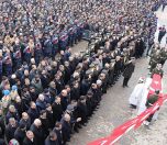 /haber/idlib-de-hayatini-kaybeden-5-asker-topraga-verildi-219939
