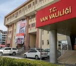 /haber/van-valiligi-helikopterden-atma-iddialariyla-ilgili-sorusturma-baslatildi-231302