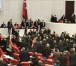 /haber/brawl-in-turkey-s-parliament-during-budget-talks-254481