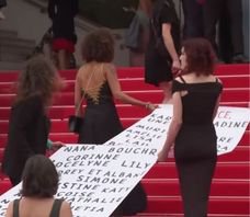 /haber/cannes-film-festivali-kirmizi-halida-erkek-siddeti-protestosu-262226