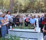 /haber/deniz-poyraz-mezari-basinda-anildi-263439