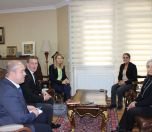 /haber/hdp-kadin-meclisi-sozcusu-acar-basaran-almanya-buyukelciligi-temsilcileri-ile-gorustu-271412