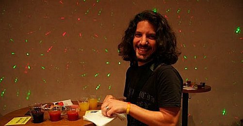 Arkadaşları Aydın Öztek'le Dayanışma Gecesi Düzenliyor