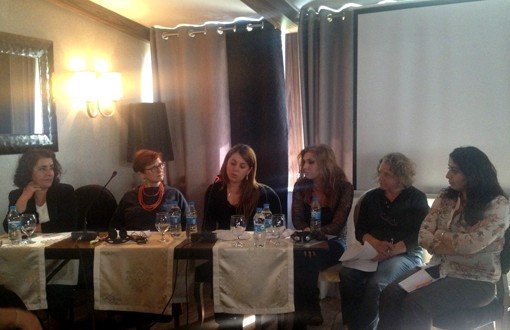 Kadınlar Kendileriyle ve Birbirleriyle Yüzleşiyor