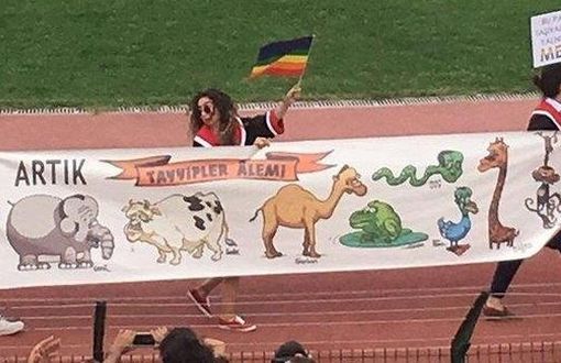 "Tayyipler Alemi" pankartına beraat
