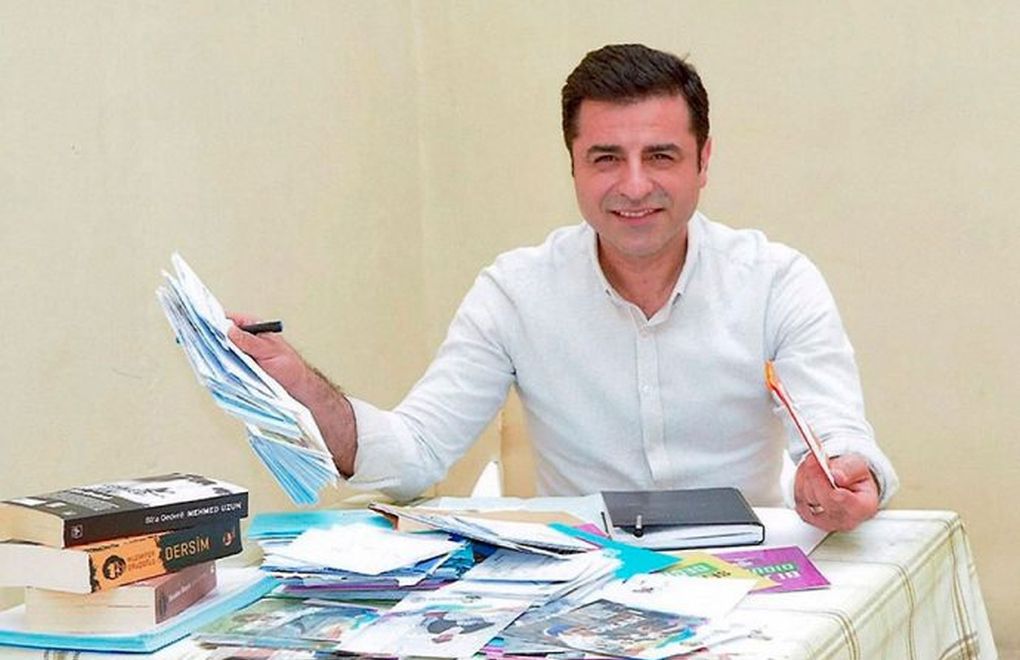 Demîrtaş: Serokê mafyayê bi trîpod û telefonekê dewlet dîl girtiye