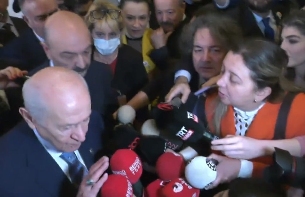 Journalism groups denounce Bahçeli over attack on reporter at parliament