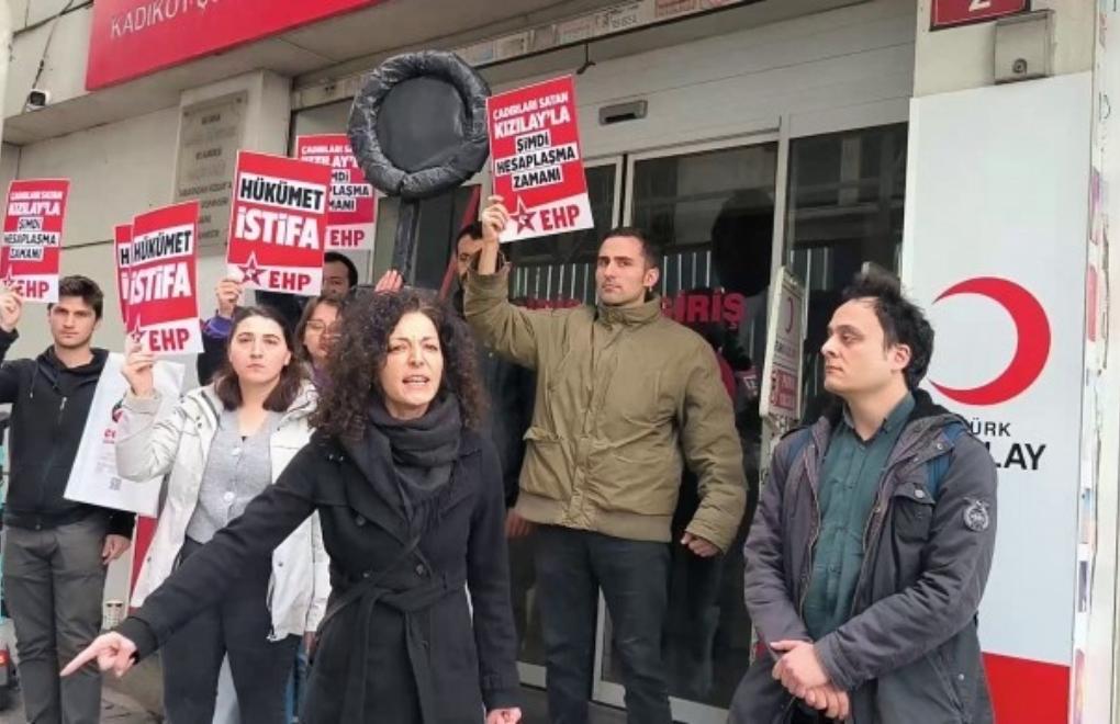 Kızılay önüne çelenk bırakmak isteyen EHP’liler gözaltına alındı